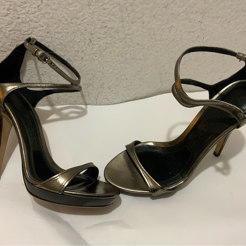 Burberry Pewter Gunmetal Metallic Stiletto Heels size 37 Italy